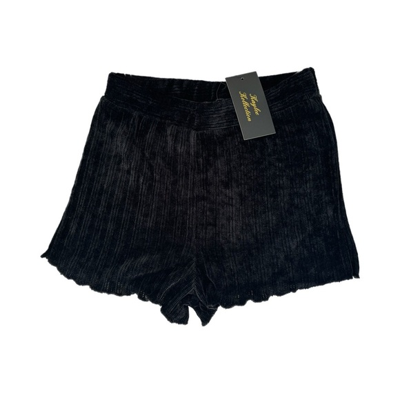 New Kaylee Kollection Women's Black Velvet Textured Shorts Size XS/S Mid Rise - Picture 2 of 7